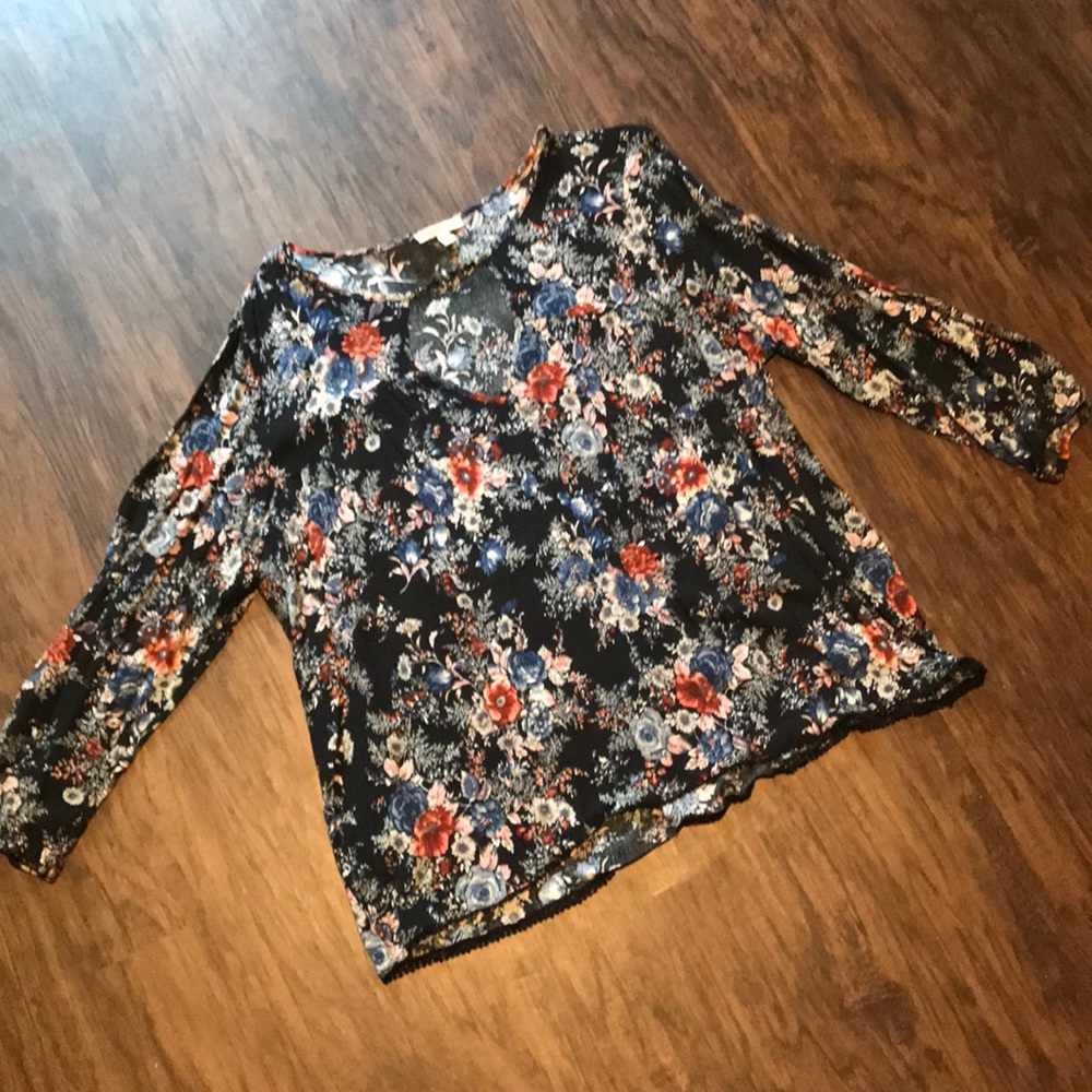 3 quarter length shirt.